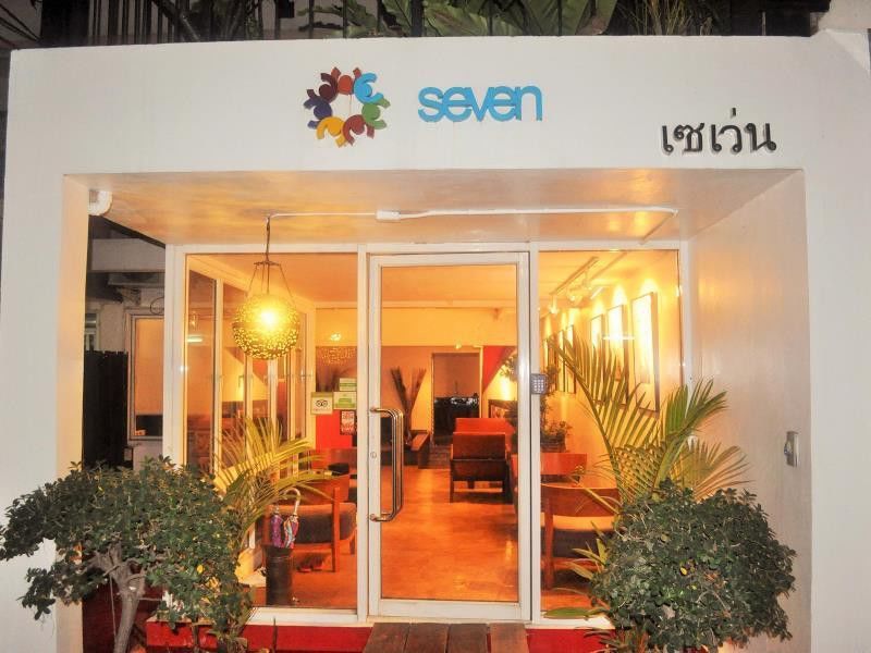 Seven Hotel Bangkok Buitenkant foto