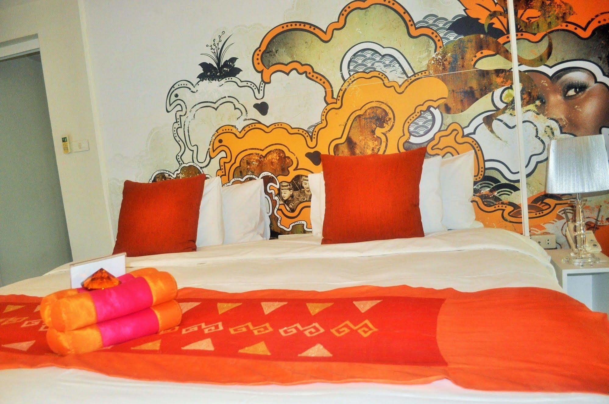 Seven Hotel Bangkok Buitenkant foto